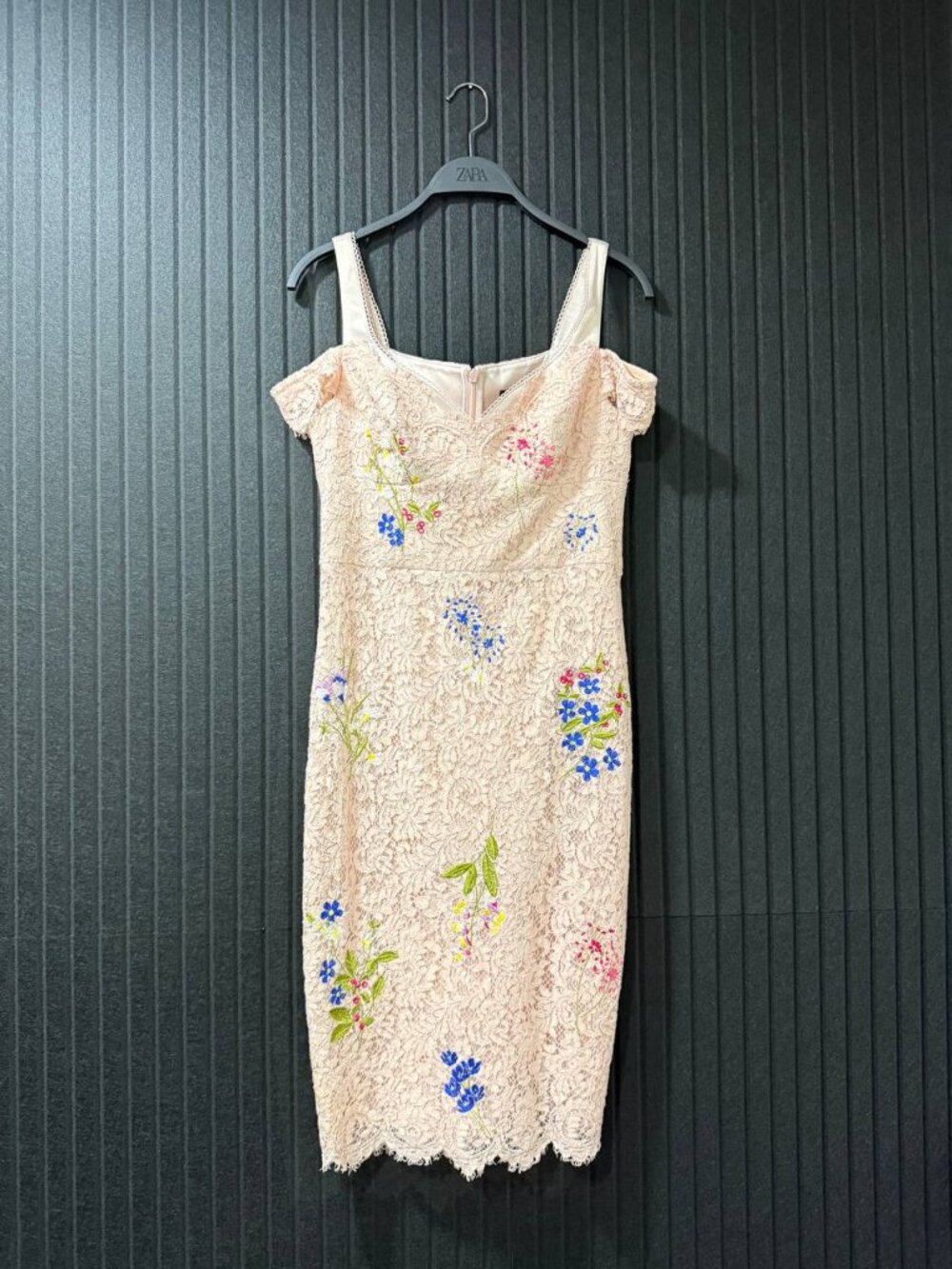 Karen Millen Pale Pink Lace Floral Embroidered Cold Shoulder Dress - Size 6
